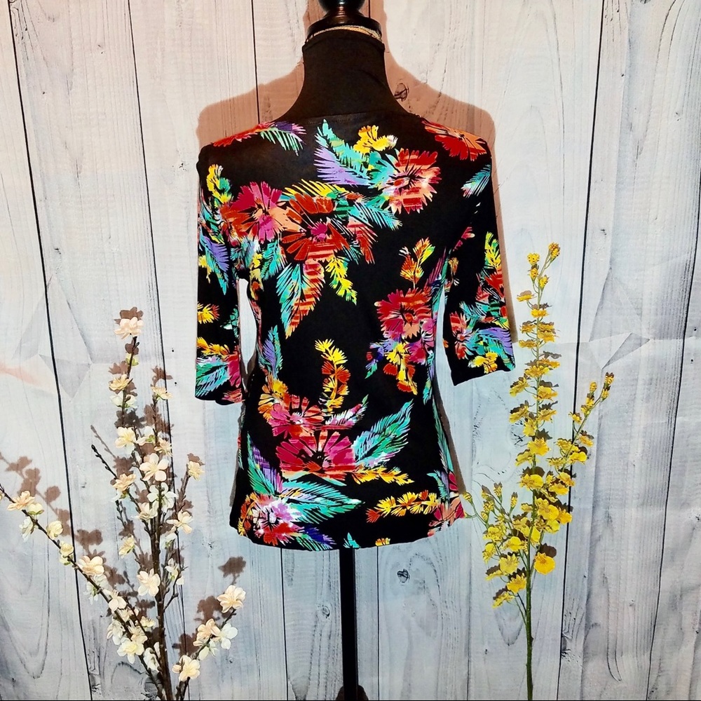 Cable & Gauge Floral Print Blouse.       044 - Picture 2 of 6